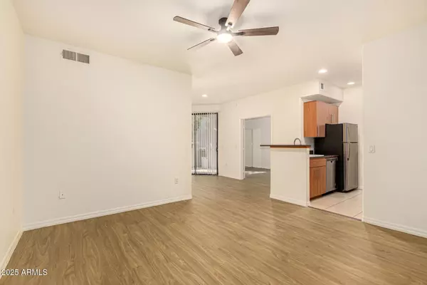 Phoenix, AZ 85054,6900 E Princess Drive #1190