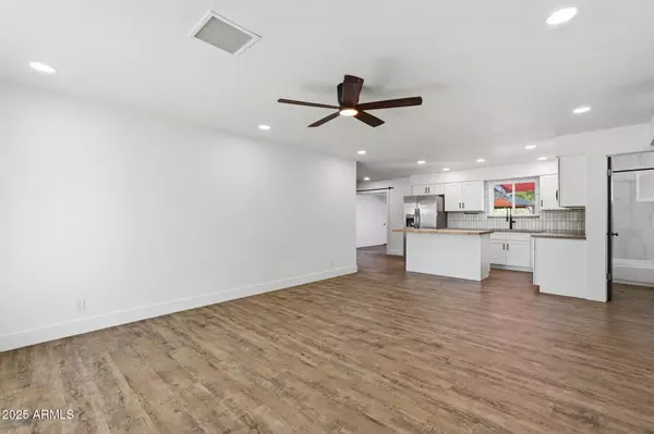 Mesa, AZ 85204,1424 E El Moro Avenue