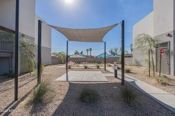 Phoenix, AZ 85009,2121 W ADAMS Street #B101