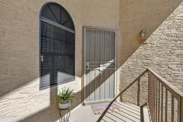 Mesa, AZ 85201,930 N MESA Drive #2014