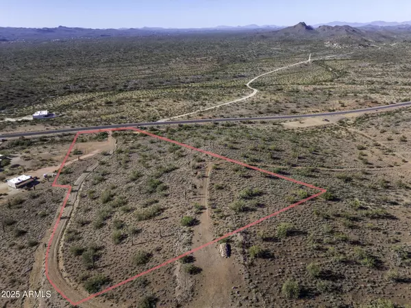 Morristown, AZ 85342,43327 N CASTLE HOT SPRINGS Road #Top