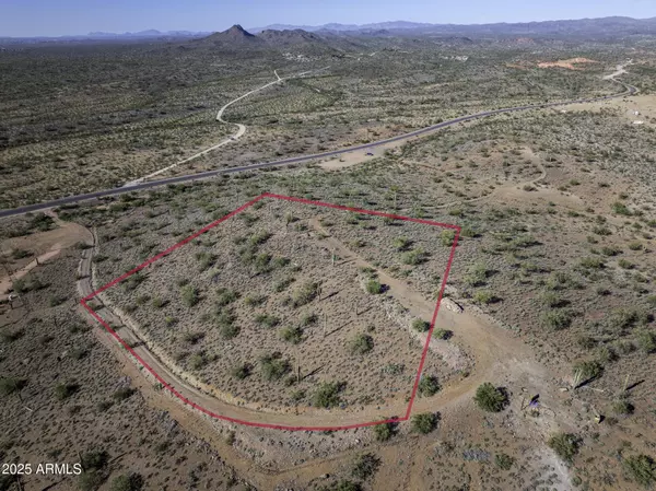 Morristown, AZ 85342,43327 N CASTLE HOT SPRINGS Road #Top