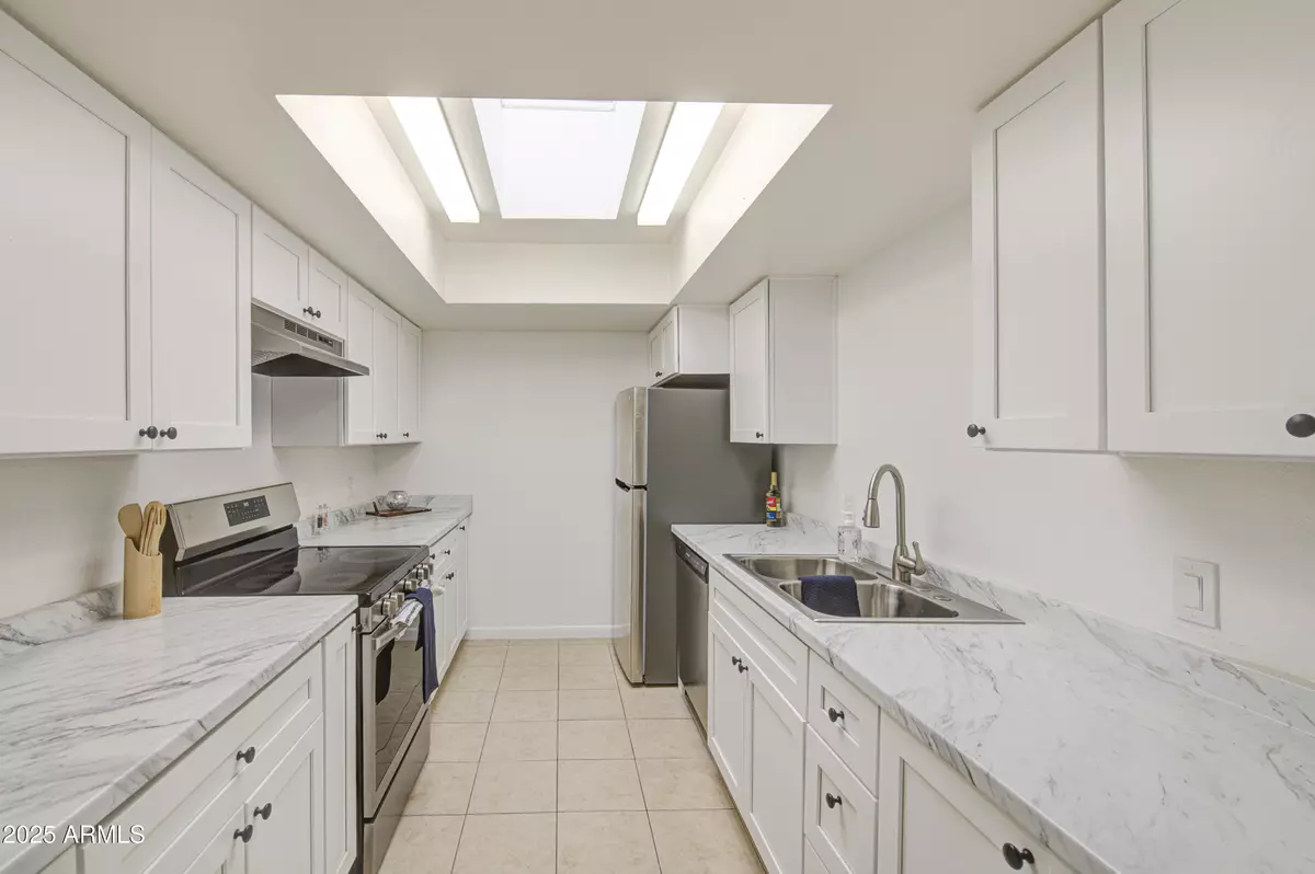 Tempe, AZ 85288,712 S LEBANON Lane