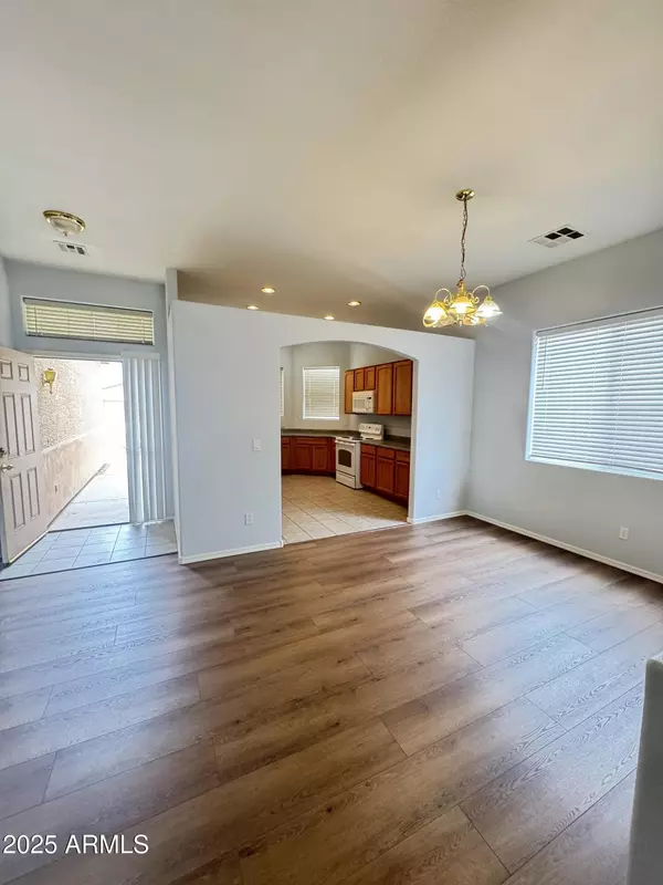 Phoenix, AZ 85042,6511 S 5th Way