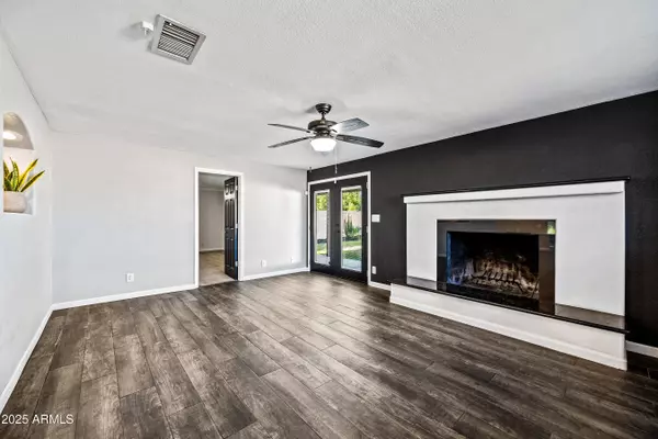 Phoenix, AZ 85022,2210 E Vista Drive