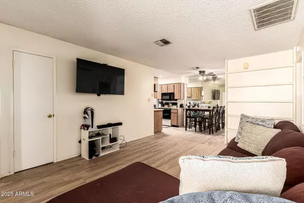 Phoenix, AZ 85027,20236 N 6TH Drive #6