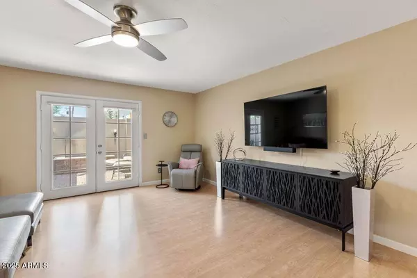 Phoenix, AZ 85014,1252 E MEDLOCK Drive