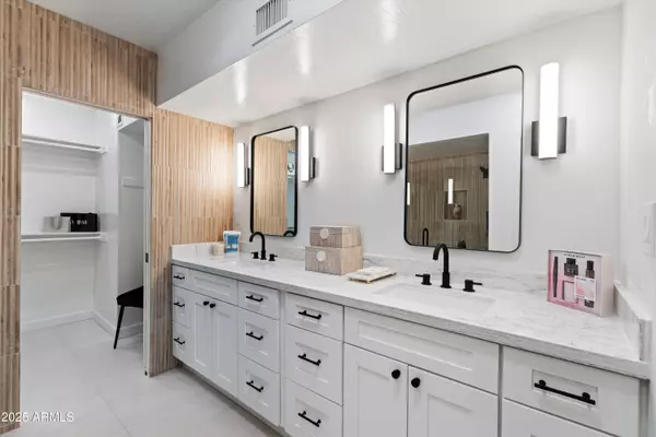 Phoenix, AZ 85014,5830 N 12TH Place #3