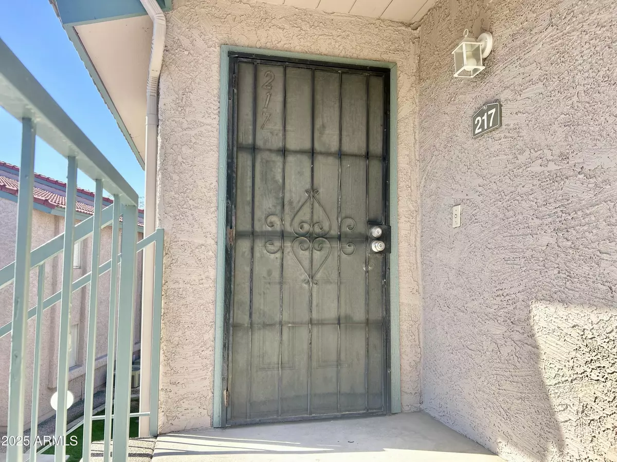Mesa, AZ 85210,623 W GUADALUPE Road #217
