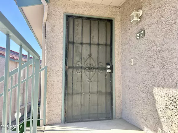 623 W GUADALUPE Road #217, Mesa, AZ 85210