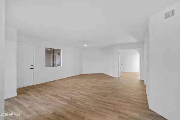 Peoria, AZ 85381,9151 W GREENWAY Road #106