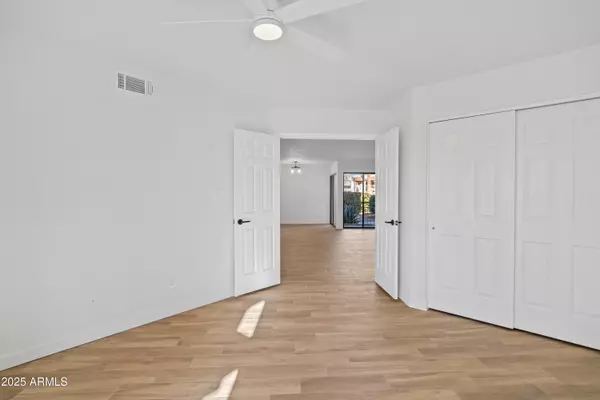 Peoria, AZ 85381,9151 W GREENWAY Road #106