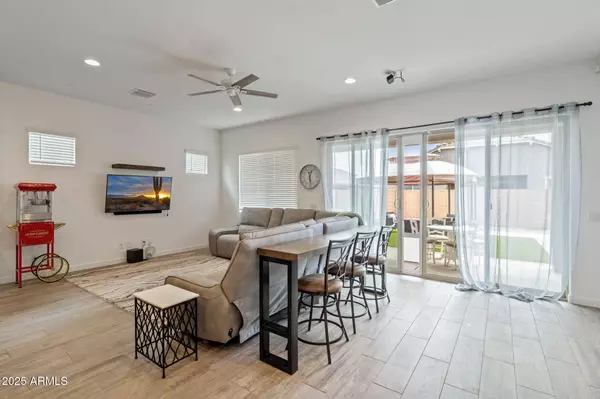 Surprise, AZ 85387,16423 W CHARLOTTE Drive