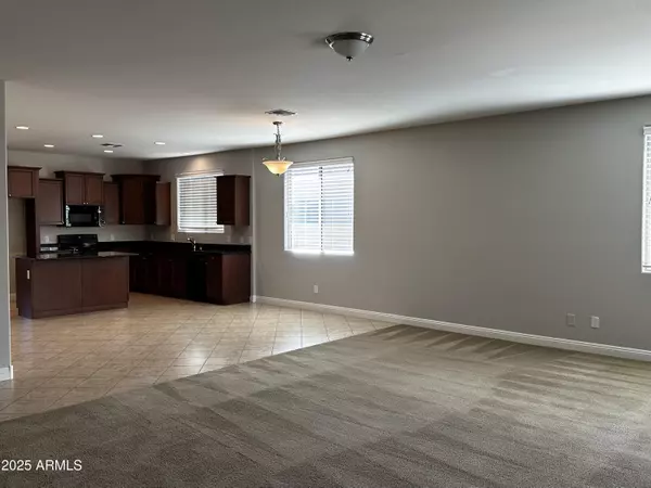 San Tan Valley, AZ 85144,1686 W PAISLEY Drive W