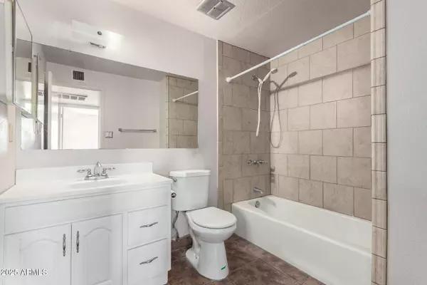 Phoenix, AZ 85032,3908 E CAPITAN DREYFUS Avenue