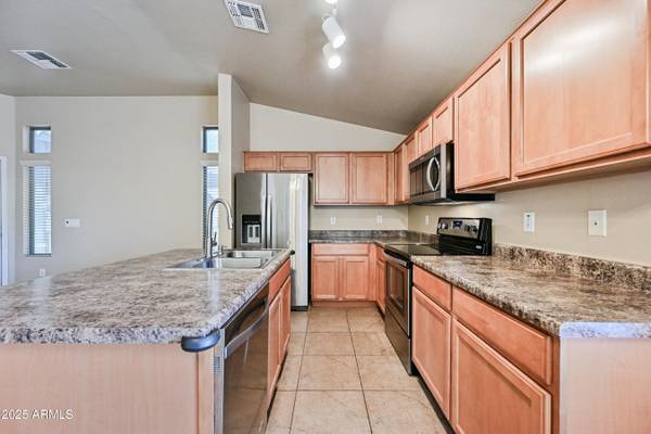 Phoenix, AZ 85048,16620 S 48TH Street #24