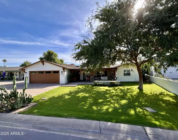 4037 E MINNEZONA Avenue, Phoenix, AZ 85018