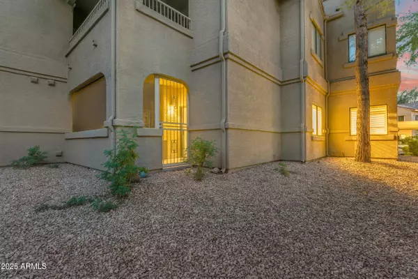 Scottsdale, AZ 85260,15050 N THOMPSON PEAK Parkway #1036