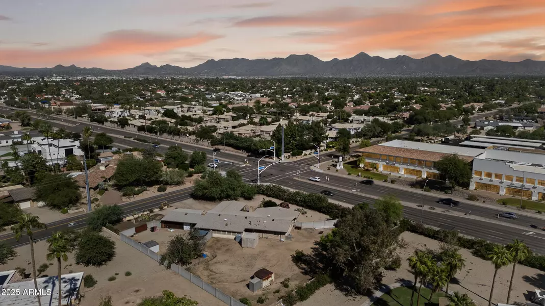 7131 E CHOLLA Street, Scottsdale, AZ 85254