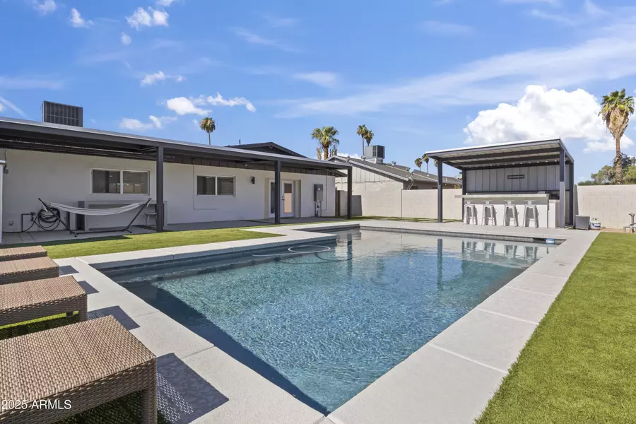 2166 E GREENWAY Drive, Tempe, AZ 85282