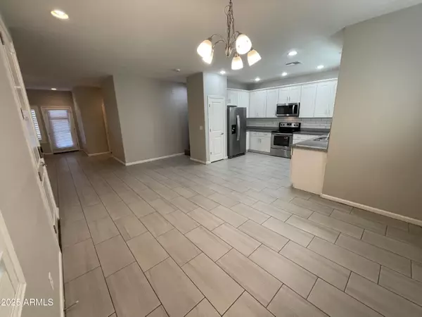 Phoenix, AZ 85041,1827 W POLLACK Street