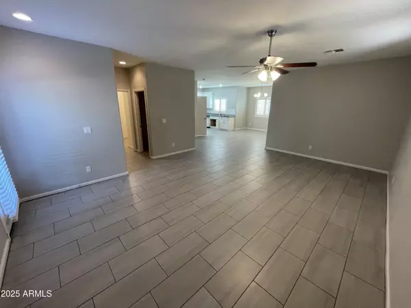 Phoenix, AZ 85041,1827 W POLLACK Street