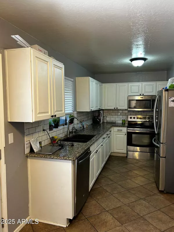 Phoenix, AZ 85043,6413 W CHICKASAW Street