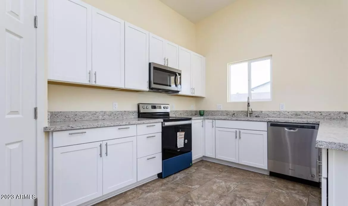 Avondale, AZ 85323,411 N CENTRAL Avenue