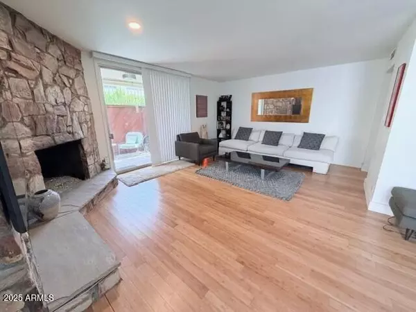 Scottsdale, AZ 85251,6943 E 3RD Street