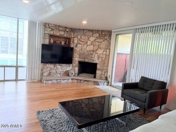 Scottsdale, AZ 85251,6943 E 3RD Street