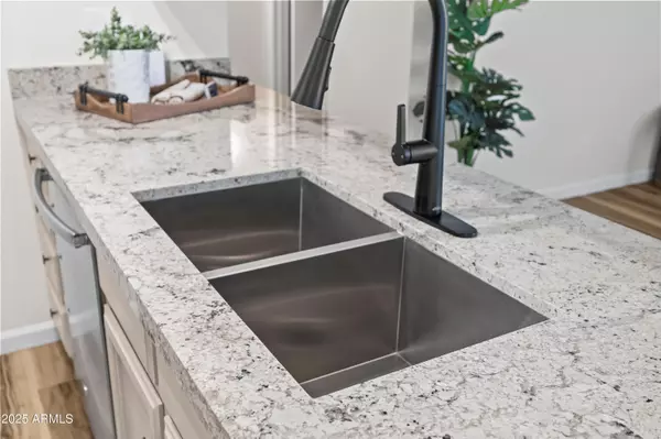 Mesa, AZ 85203,520 N STAPLEY Drive #285