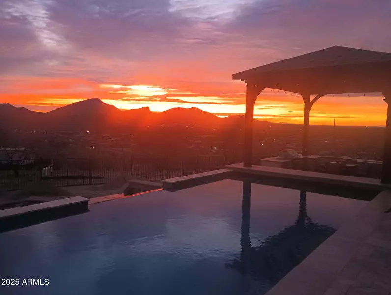 43717 N 11th Avenue, New River, AZ 85087