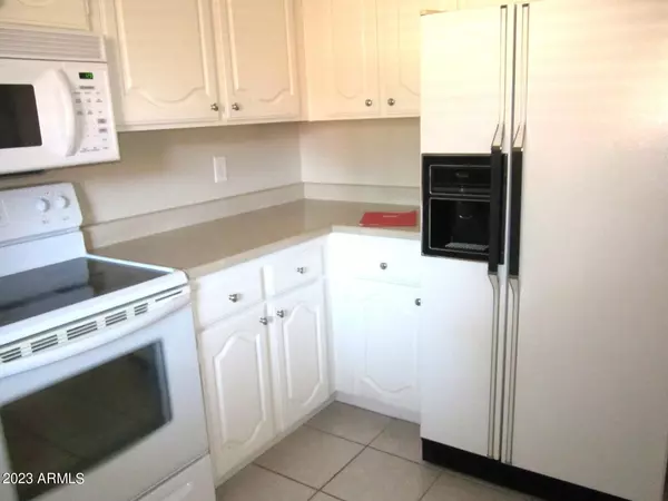 Phoenix, AZ 85032,12212 N PARADISE VILLAGE Parkway #232