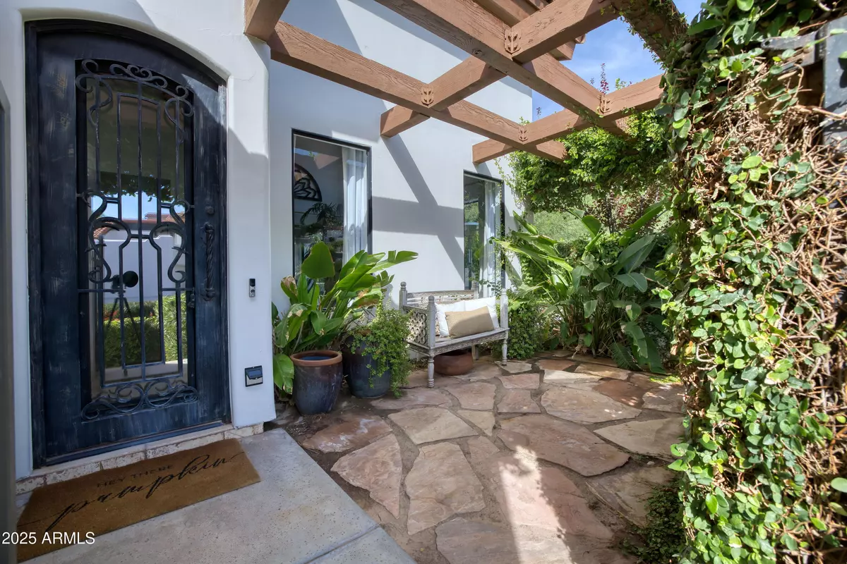 Phoenix, AZ 85016,6198 N 28TH Place