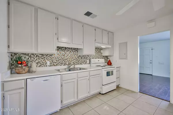 Phoenix, AZ 85015,2221 W CLARENDON Avenue