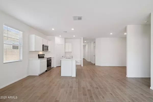 Wittmann, AZ 85361,18441 W HACKAMORE Drive