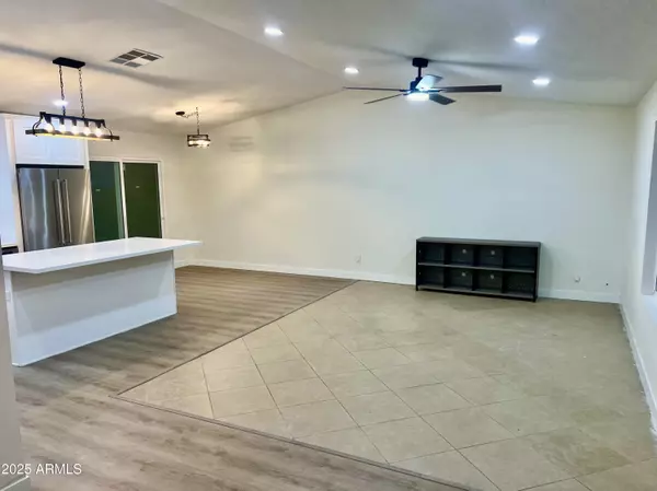 Phoenix, AZ 85035,6014 W WINDSOR Avenue