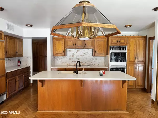 Paradise Valley, AZ 85253,8714 N 65TH Street