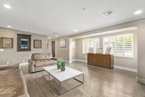 Paradise Valley, AZ 85253,5028 N SCOTTSDALE Road