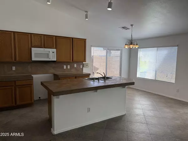 Phoenix, AZ 85023,1319 W MICHELLE Drive