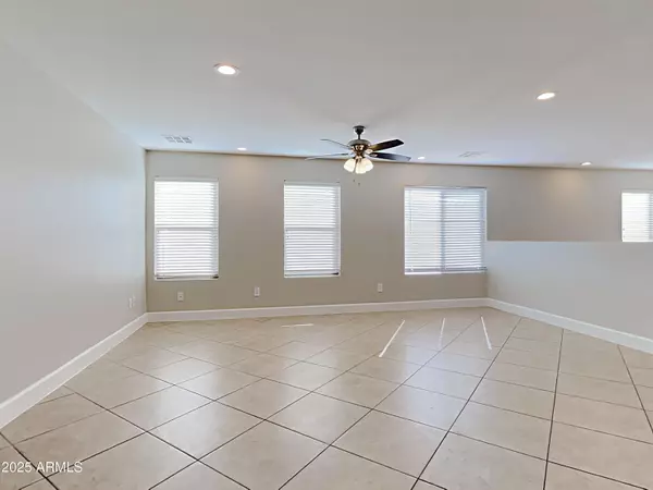 2823 W Goldmine Mountain Drive, Queen Creek, AZ 85142