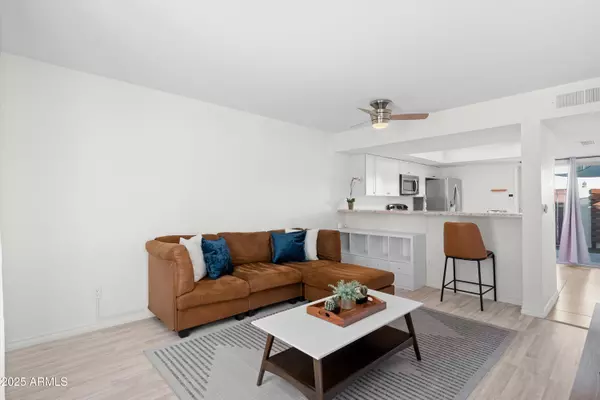 Phoenix, AZ 85032,2802 E BECK Lane #2