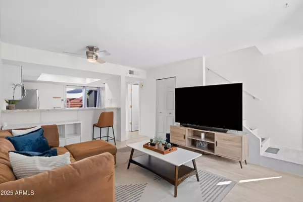 Phoenix, AZ 85032,2802 E BECK Lane #2