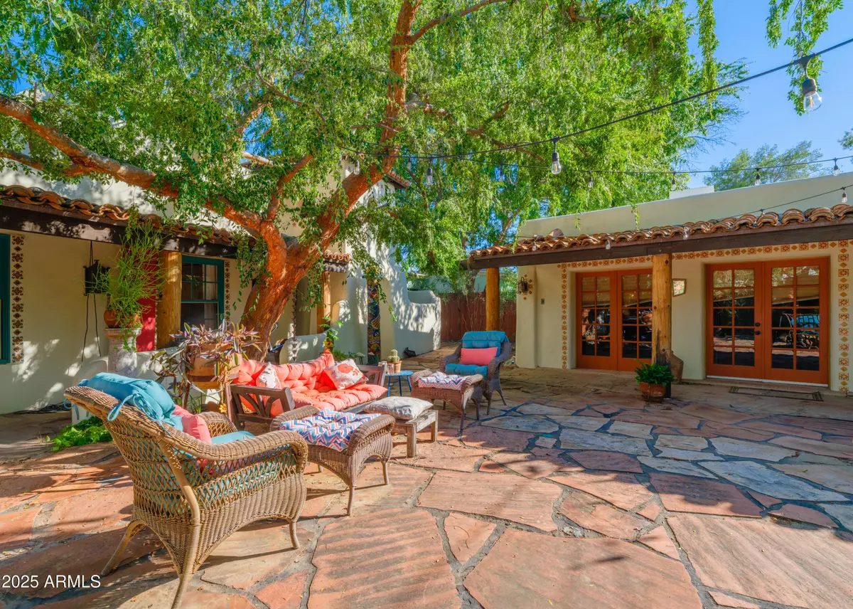 Phoenix, AZ 85016,3121 N 27TH Street