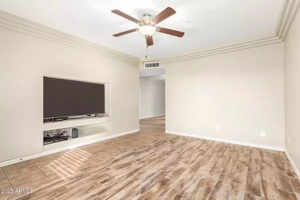 Mesa, AZ 85204,549 S 34TH Place