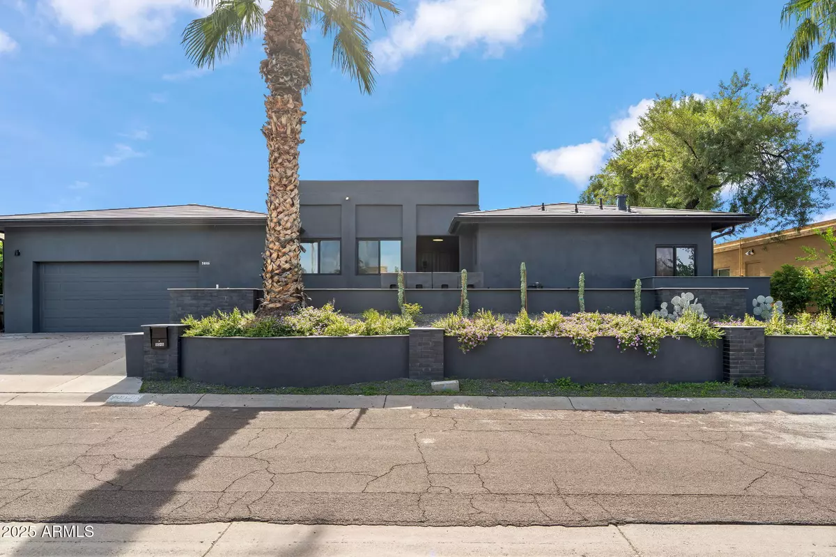 Phoenix, AZ 85028,9046 N 28TH Street