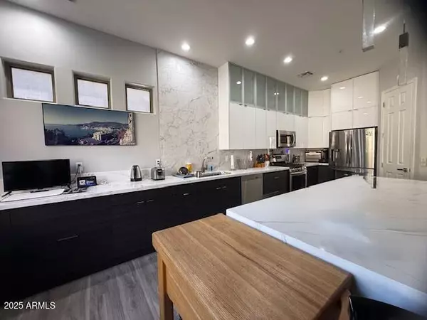 Scottsdale, AZ 85260,7246 E LUPINE Avenue