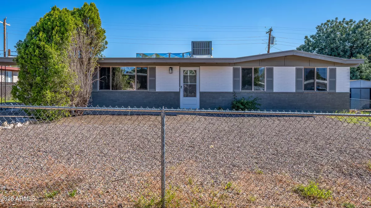 Sierra Vista, AZ 85635,365 PINE TREE Drive