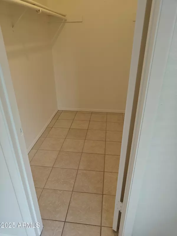 Glendale, AZ 85302,9715 N 56TH Lane