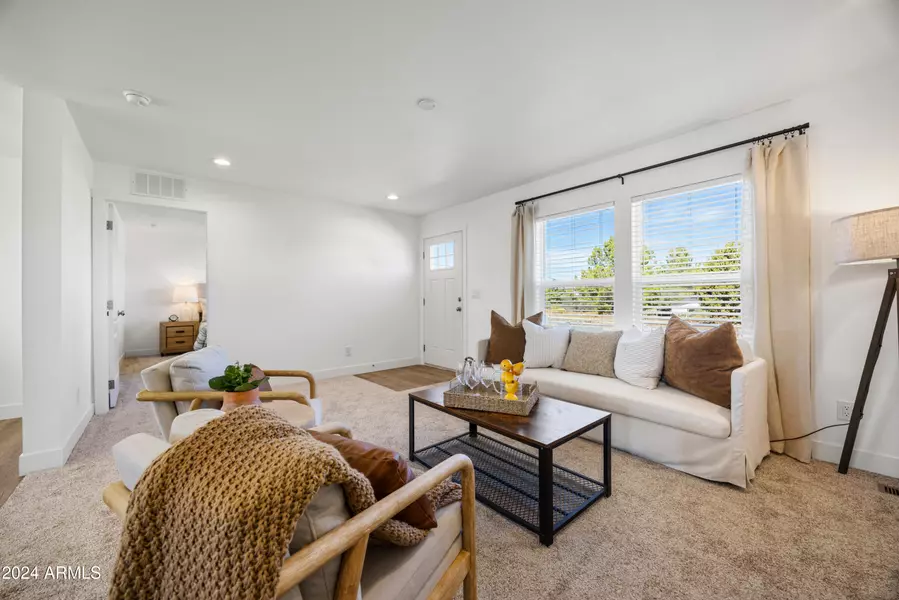 13271 E Courtney Lane, Mayer, AZ 86333